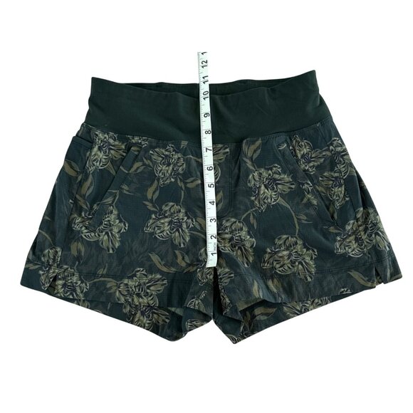 Athleta Printed Trekkie North Short Terra Firma Olive Green Size 2 657667‎ $69 - Picture 7 of 12